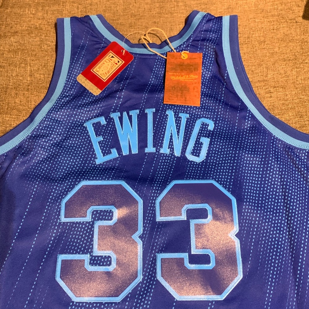 Mitchell & Ness New York Knicks 1991-92 NBA Retro Jersey - Picture 4 of 12